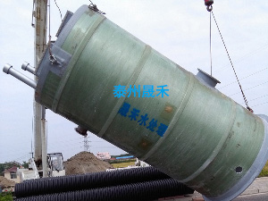 臨港預制泵站安裝現(xiàn)場